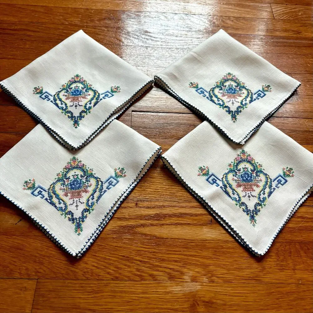 Vintage Embroidered Linen Napkins Set of 4 Floral Design 16 x 17